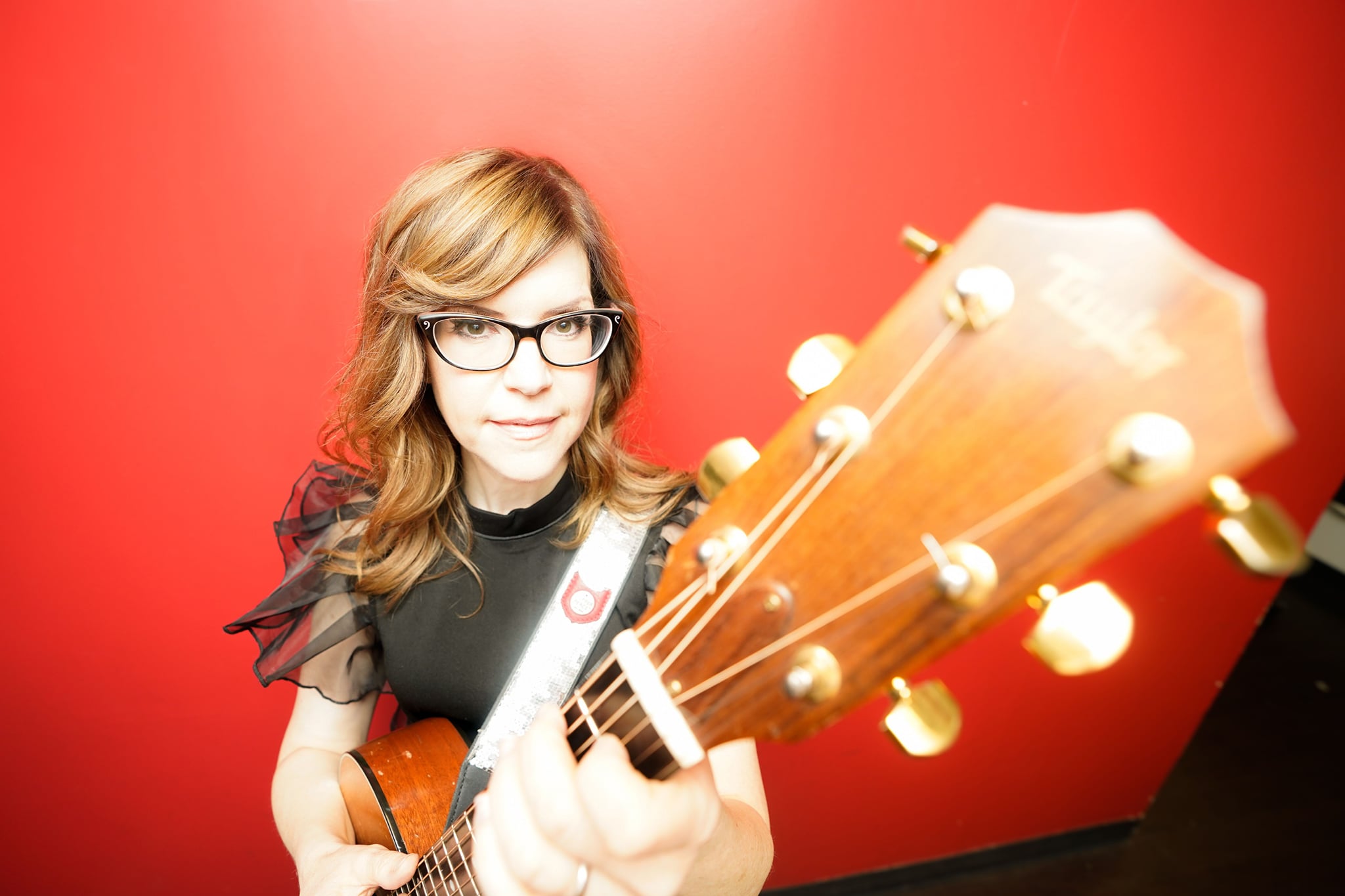 LISA LOEB